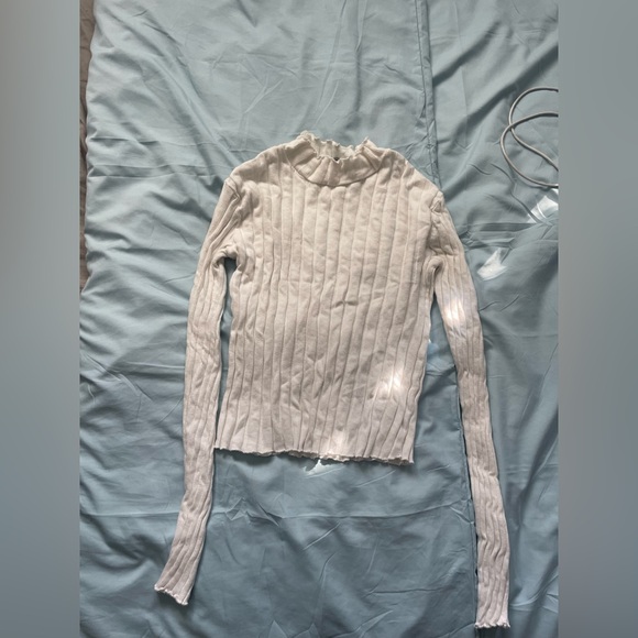 white long sleeve - Picture 1 of 1